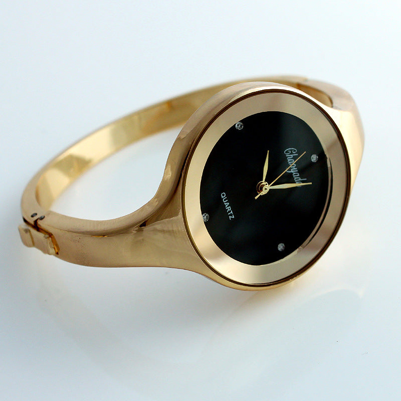 Mode Casual femmes Quartz bracelet en acier inoxydable montre