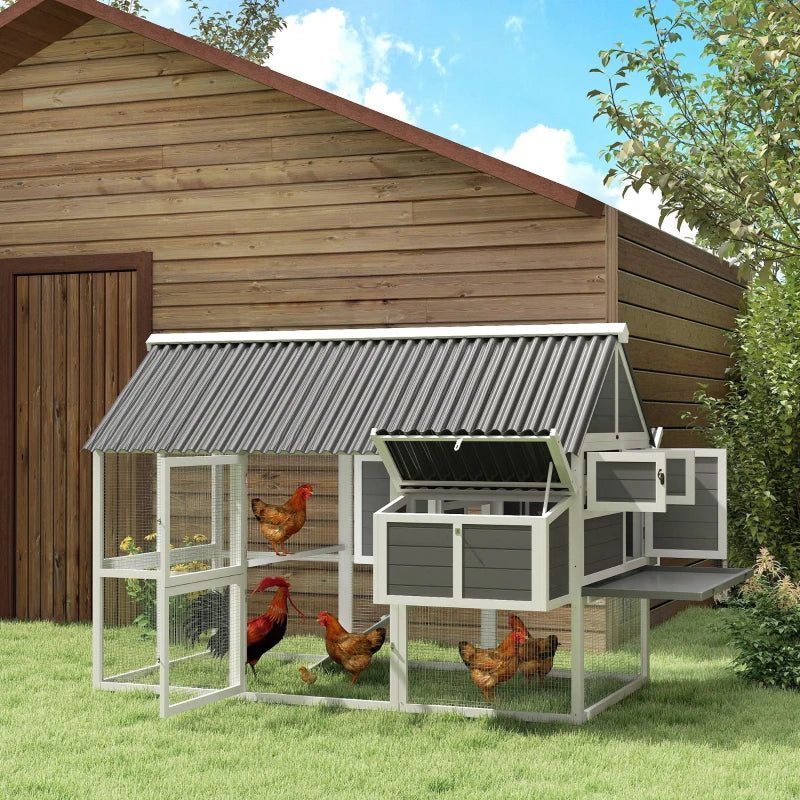 Coop de poulet en bois avec cour