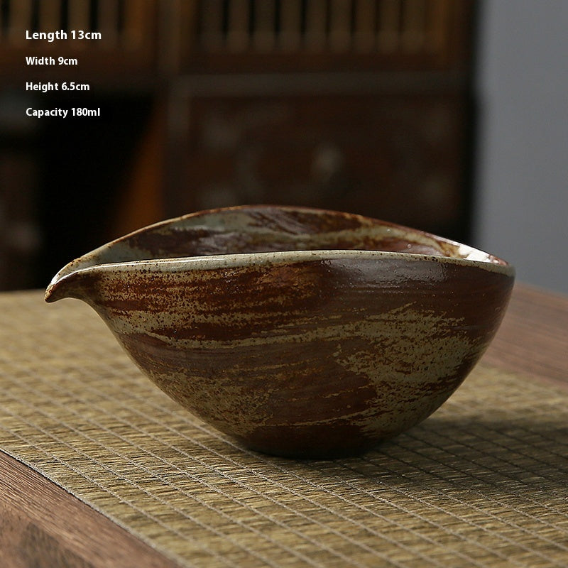 Ensemble de thé pour faire le matcha avec la poterie grossière