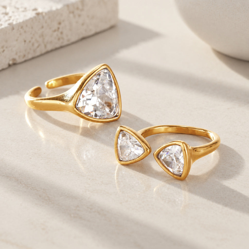 Anneau triangulaire en acier au titane avec niche Zircon et haut de gamme