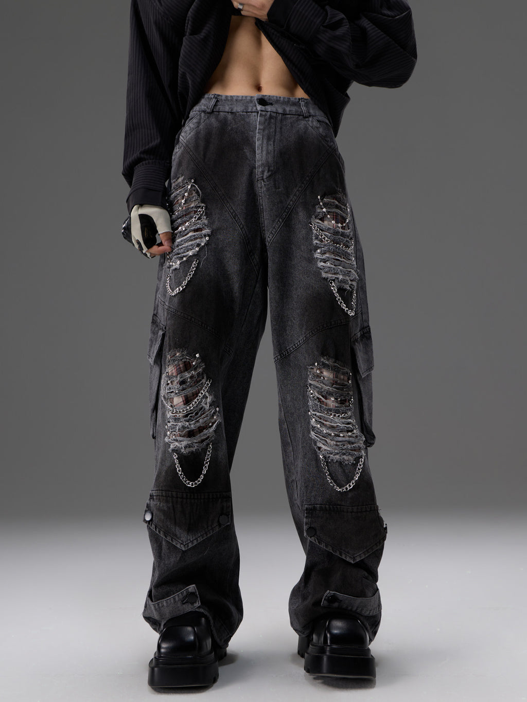 Jeans Denim Détresse Rétro avec des pantalons de travail Pearl and Metal Hardware