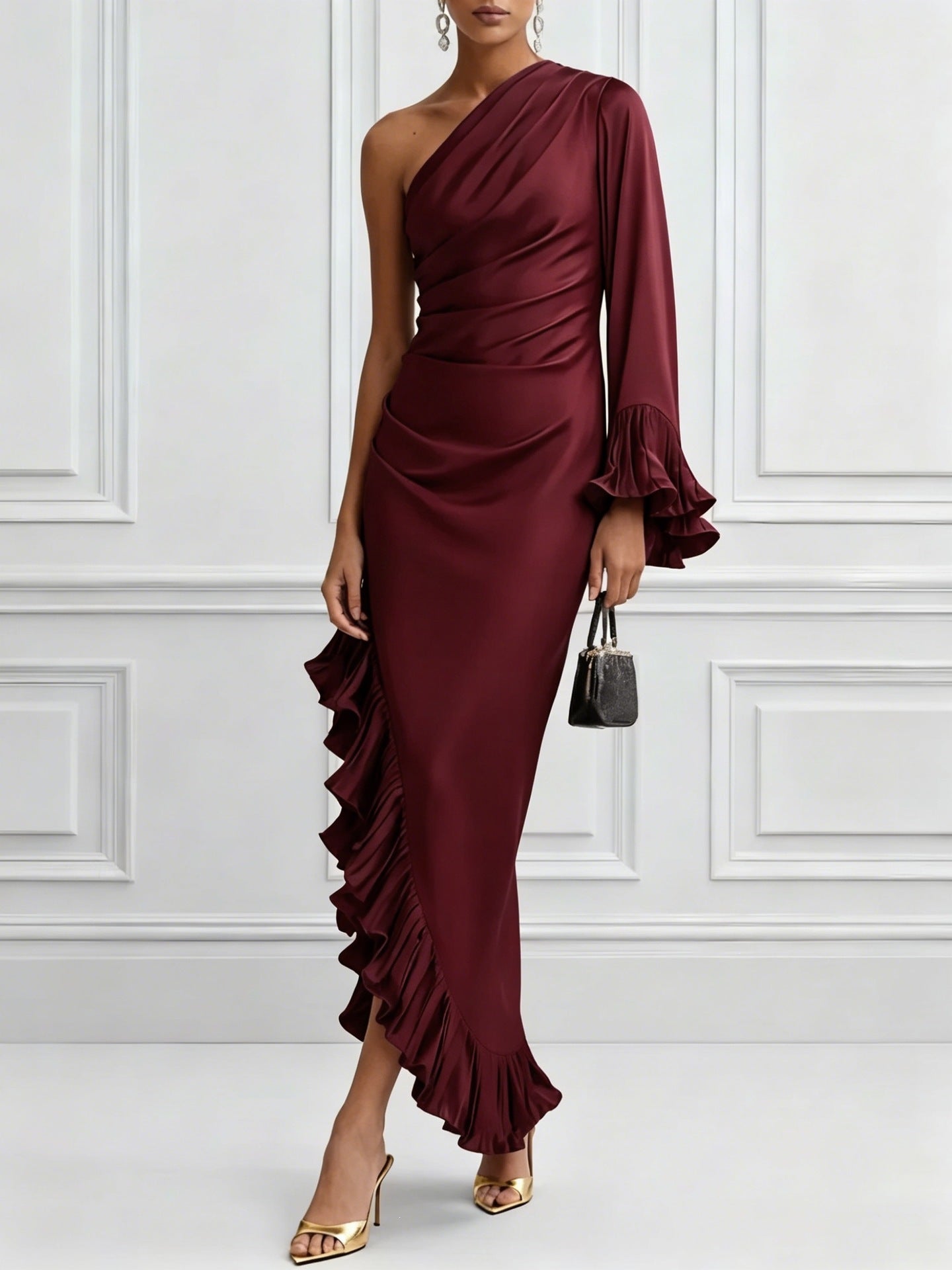 Robe asymétrique plissée satinée de couleur solide