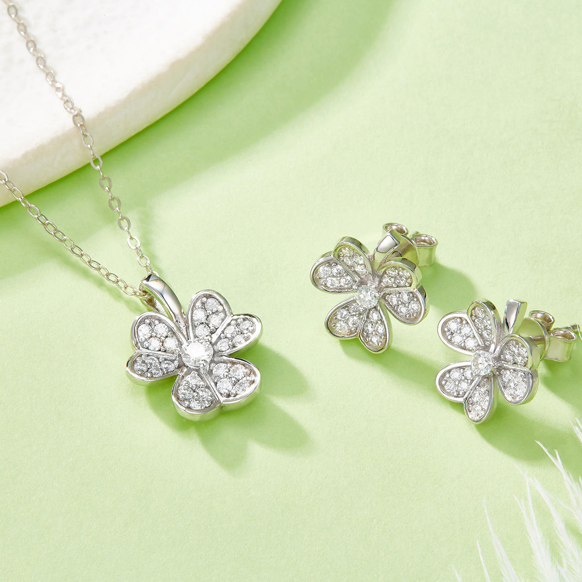 S925 Collier en mousse de mousse d'argent Sterling 43cm Pave Petales D Couleur VVS1 GRA Certifie