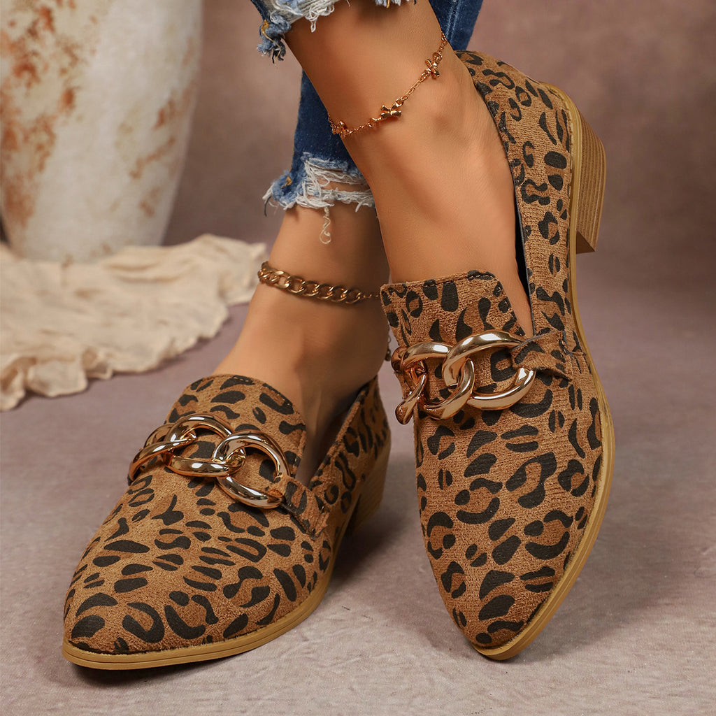 Pompes de talons de chunky pour femmes avec une chaîne métallique élégante et un orteil rond