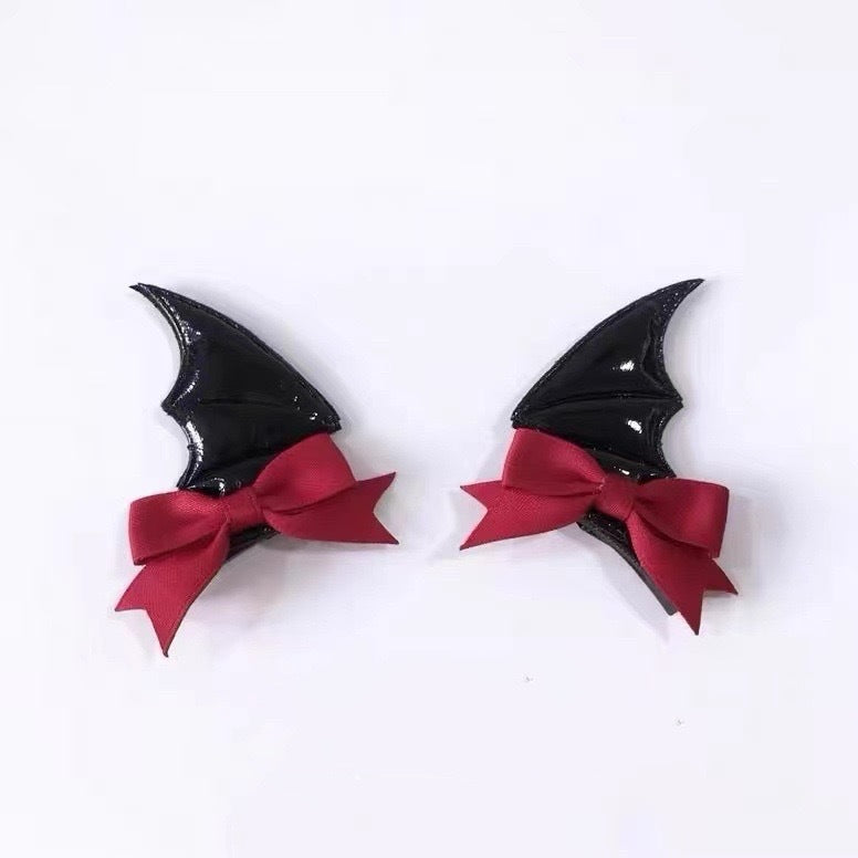 Le diable chauve-souris Bow coiffure de pince