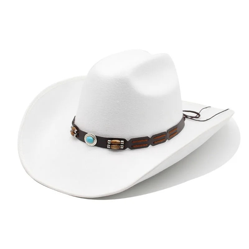 Chapeau Woolen, ceinture turquoise, denim occidental