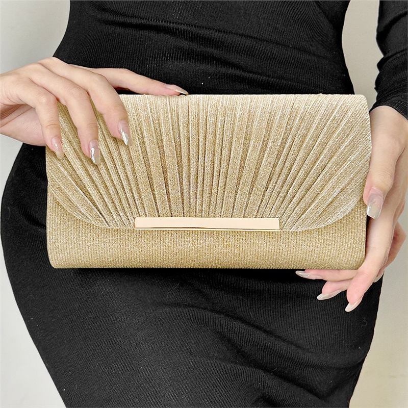 Femme Hardware Edge Party Pattern Fine Pink Clutch