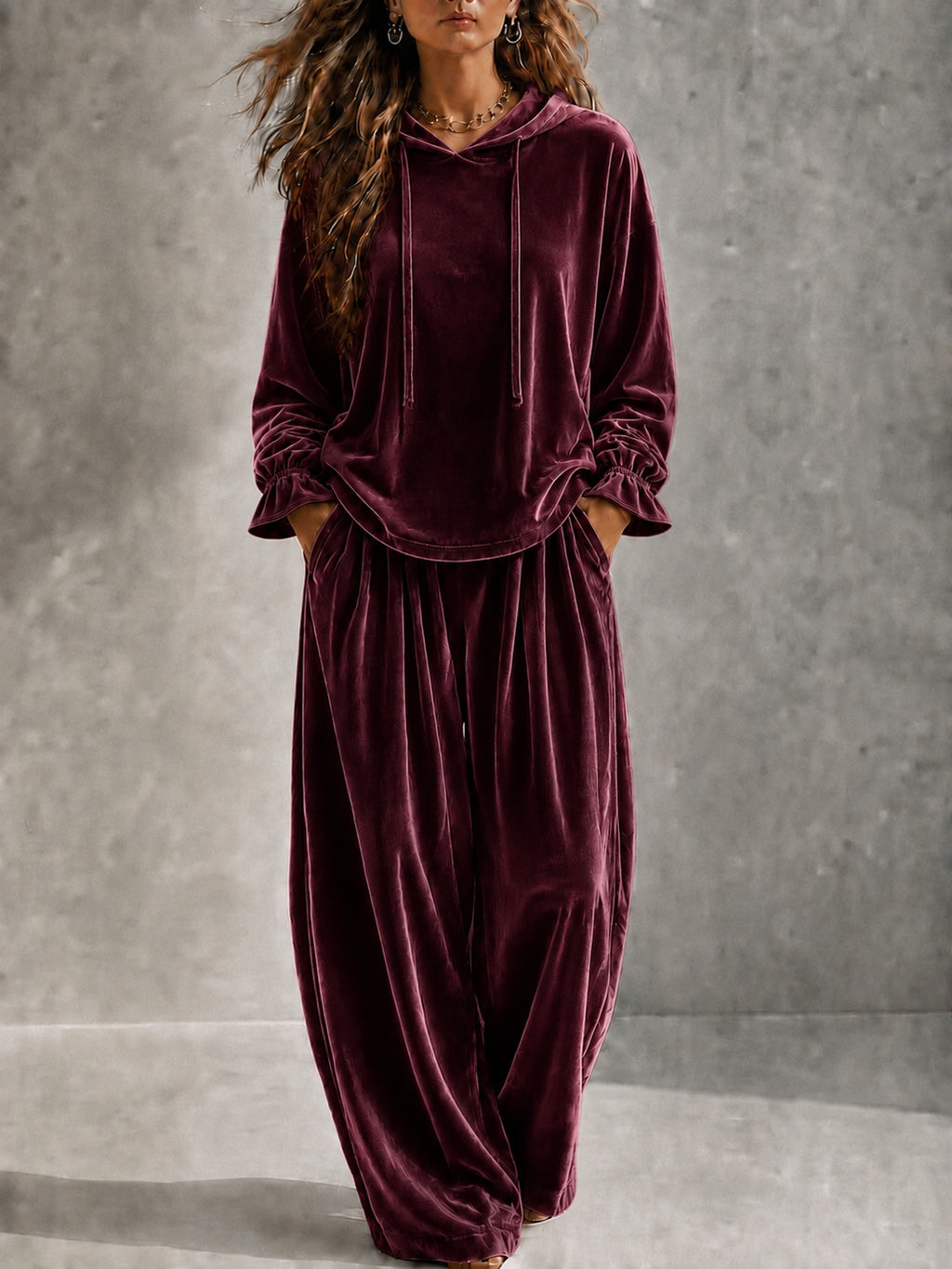 Pantalons longs à large jambe doux et lisse pour les femmes dans un ensemble en deux parties