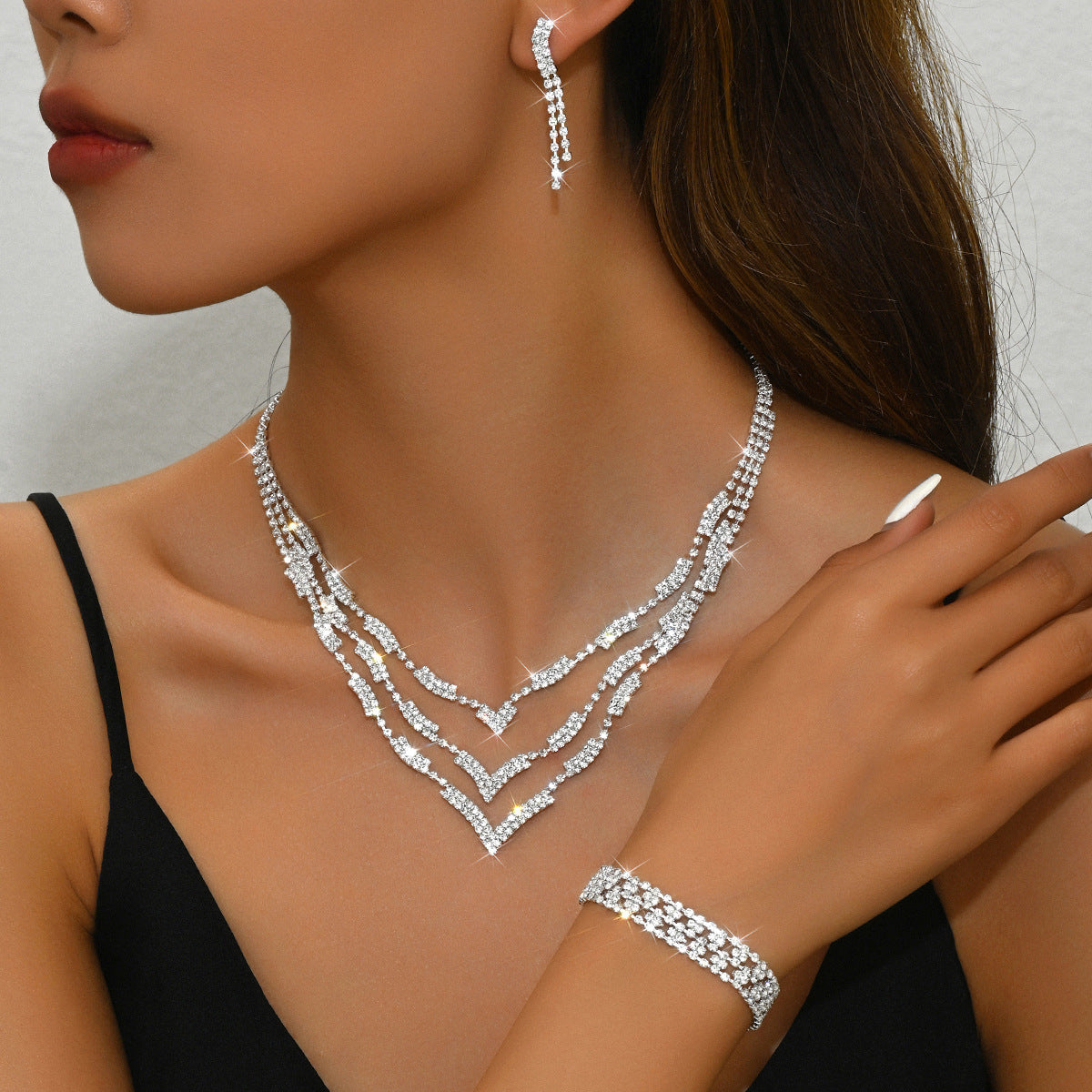 Chaîne de griffes de Strass de style européen et américain à coupe en V multi-layer