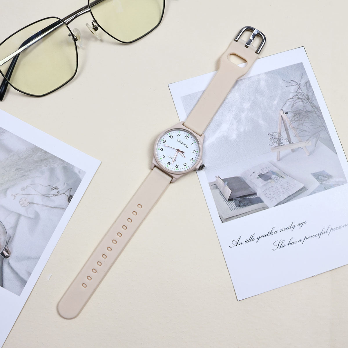 Montre haute-fashion conçue spécifiquement pour les étudiantes du collège et du lycée