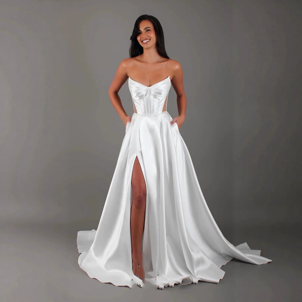 Robe de mariée à pansement blanc satiné