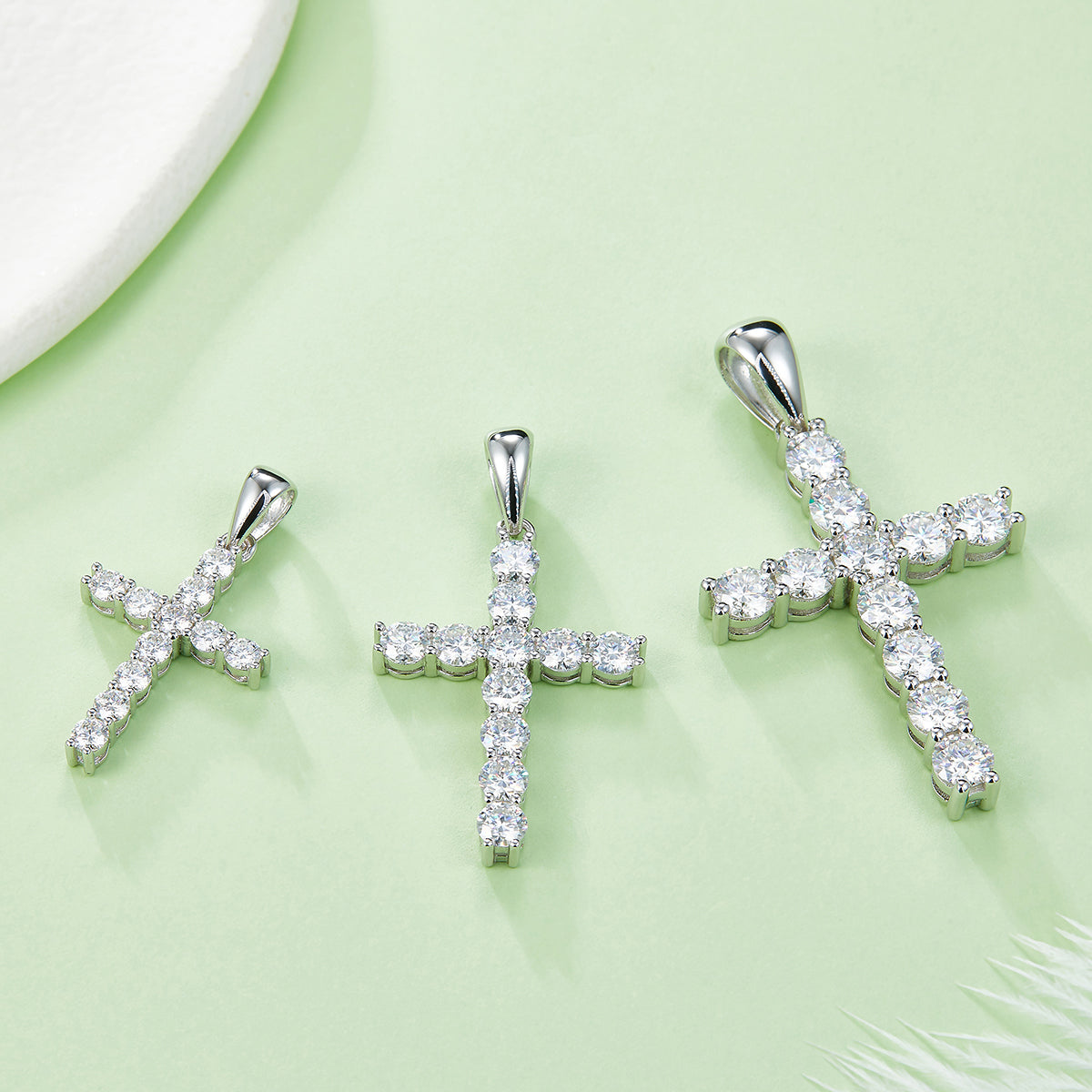S925 Argent Sterling D Couleur VVS1 Moissanite Cross Pendentif Non Chaîne 1.6g Platine plaqué G
