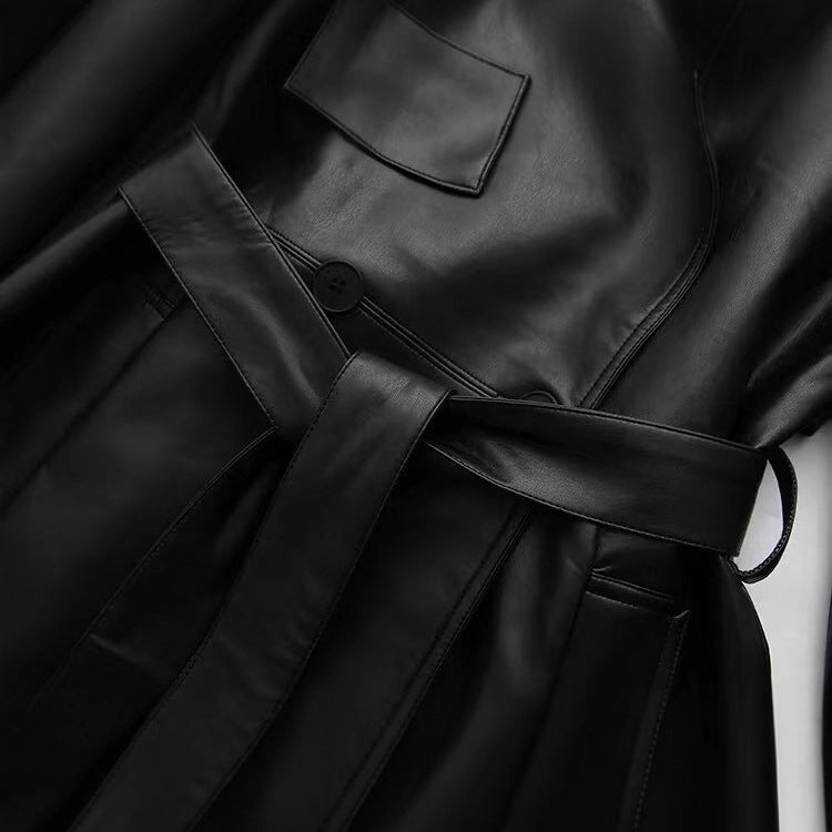 Manteau court en cuir souple pour femmes