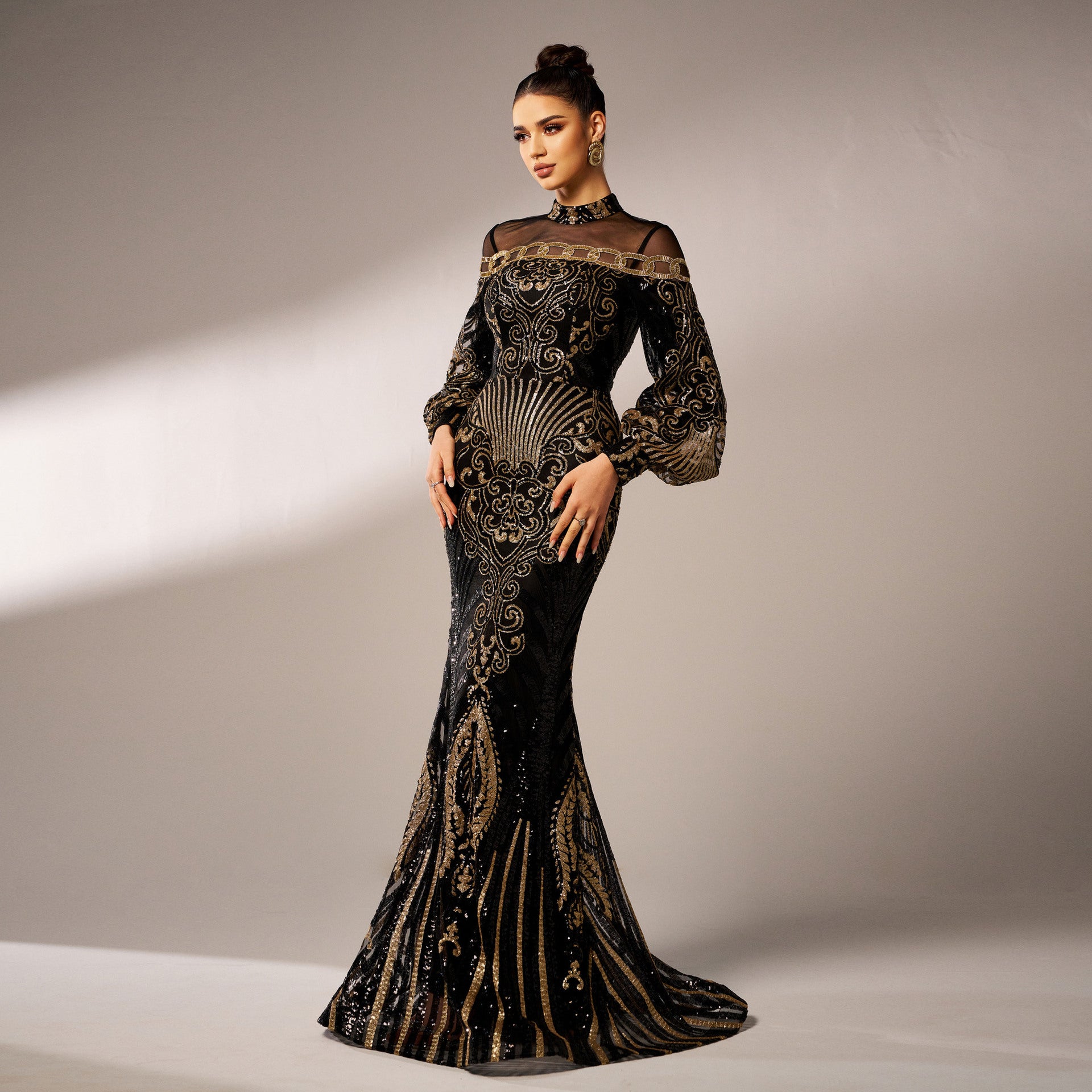 Robe de soirée en queue de poisson à manches longues à cou rond