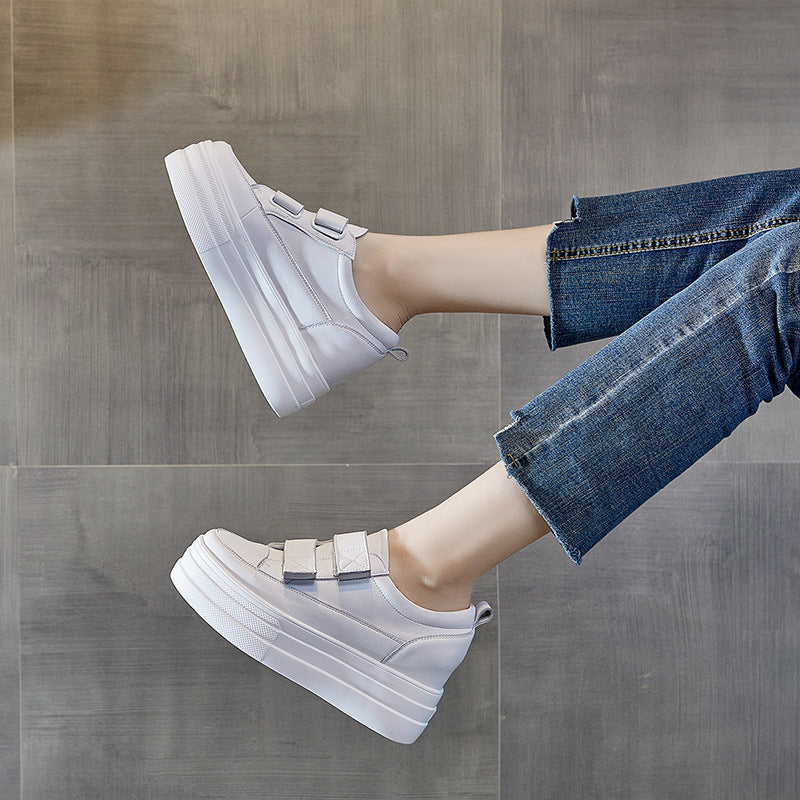 Chaussure velcro en cuir léger pour femmes