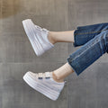 Chaussure velcro en cuir léger pour femmes