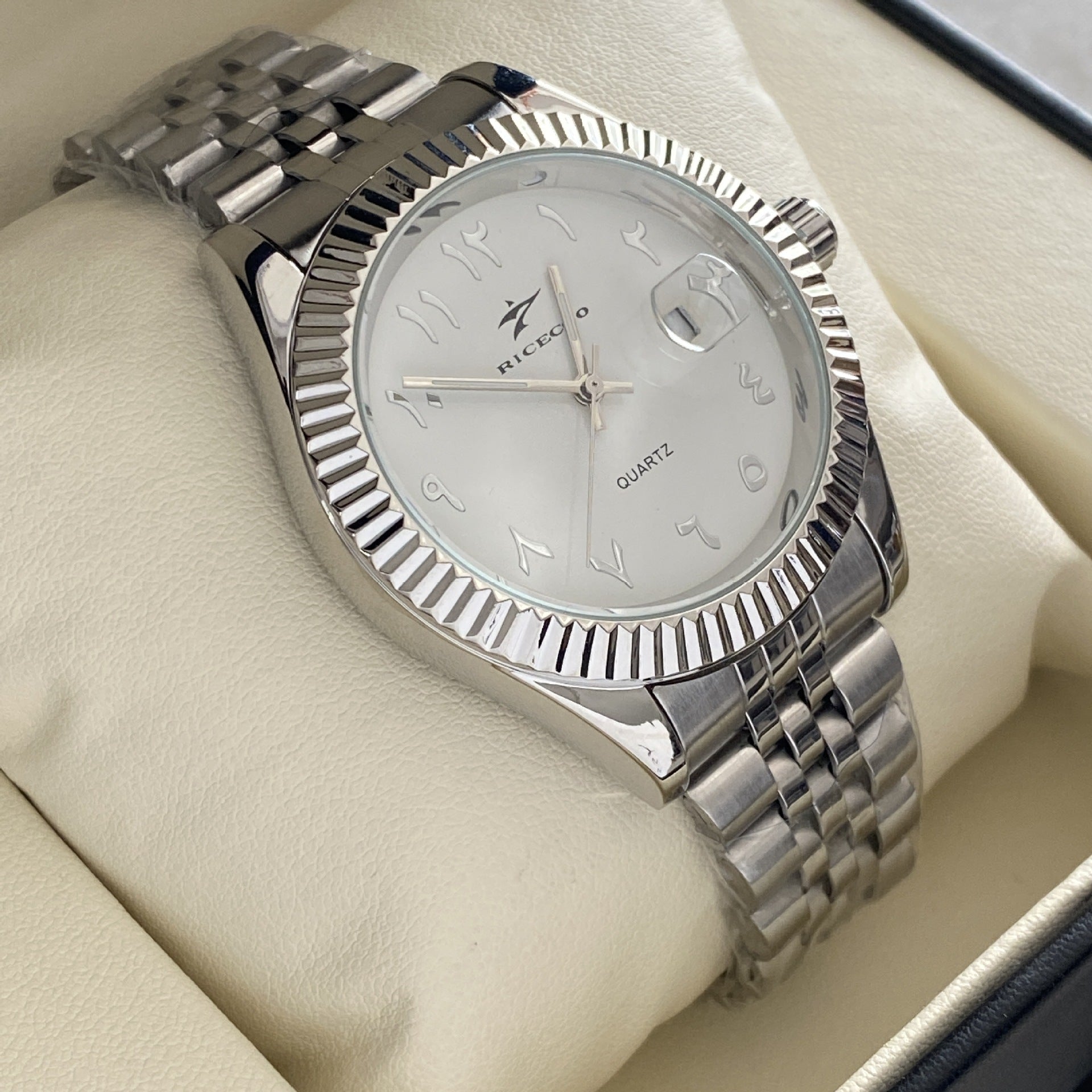 Ceinture en acier d'affaires Calendrier étanche Montre Quartz