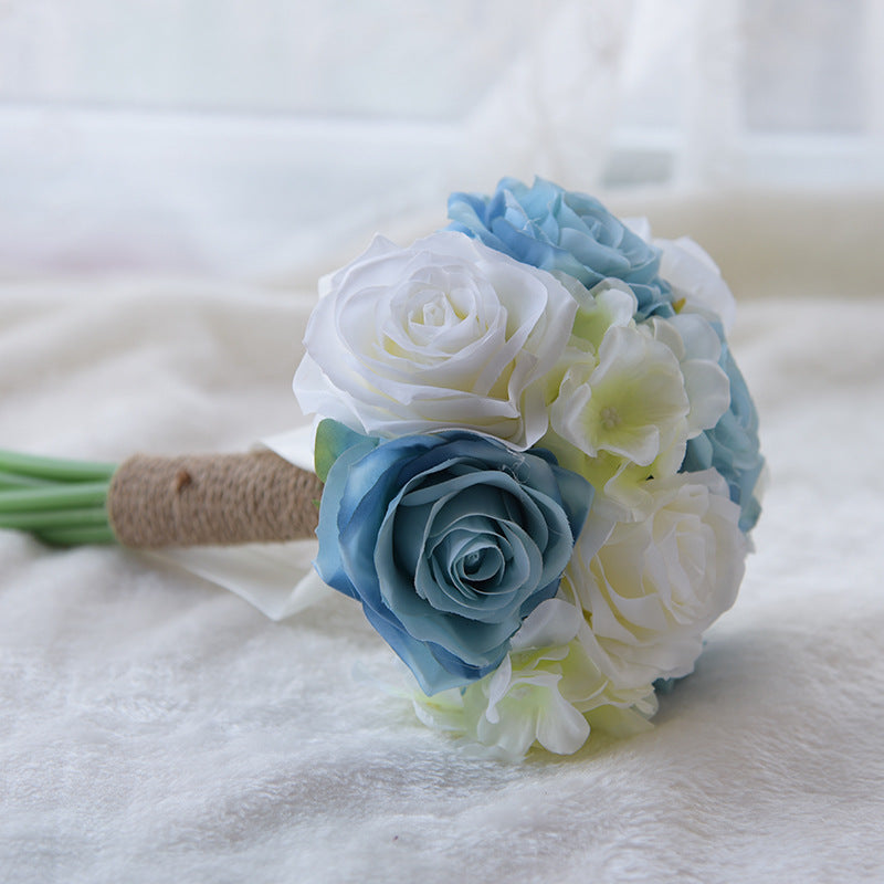 Fournitures de mariage Petit Bouquet de mariées tenant des fleurs