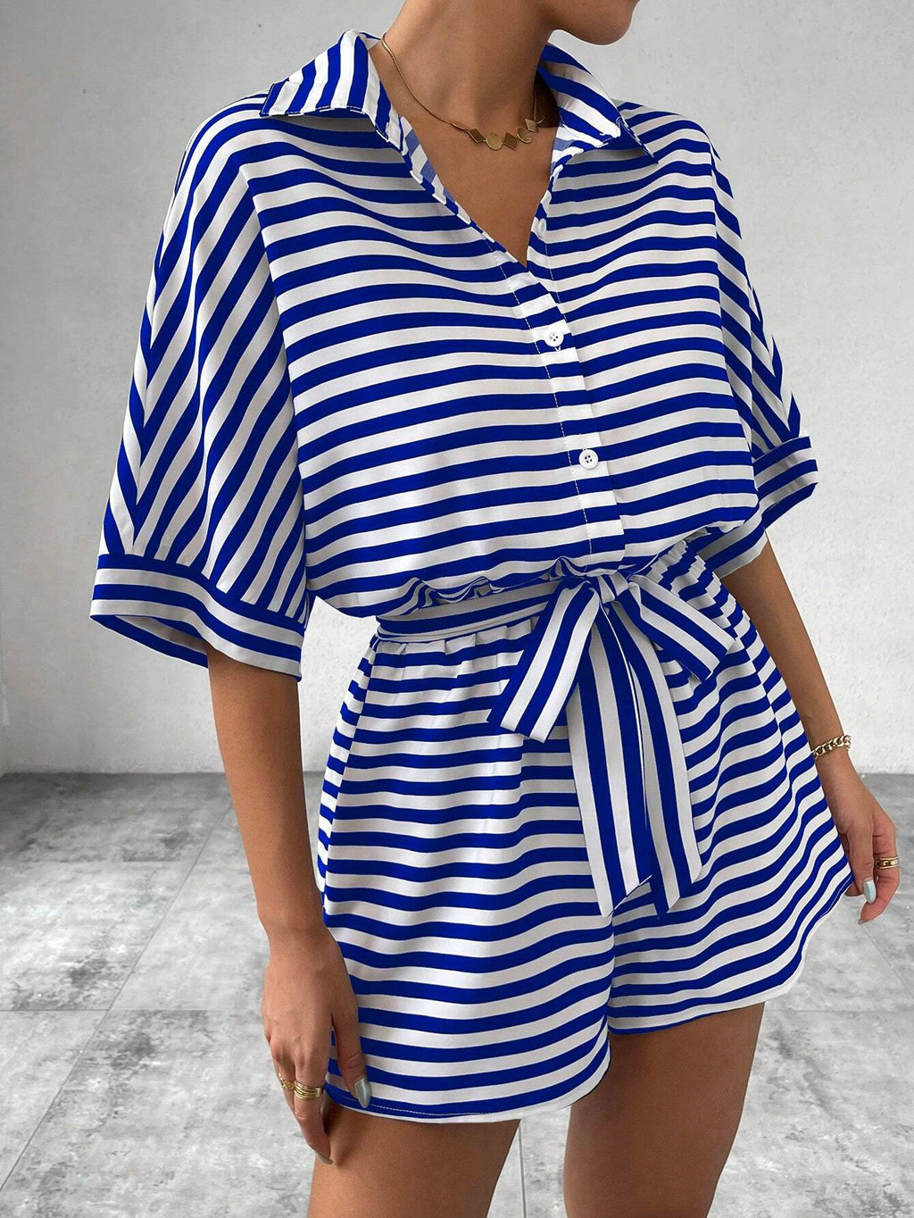 Costume rayé pour femmes