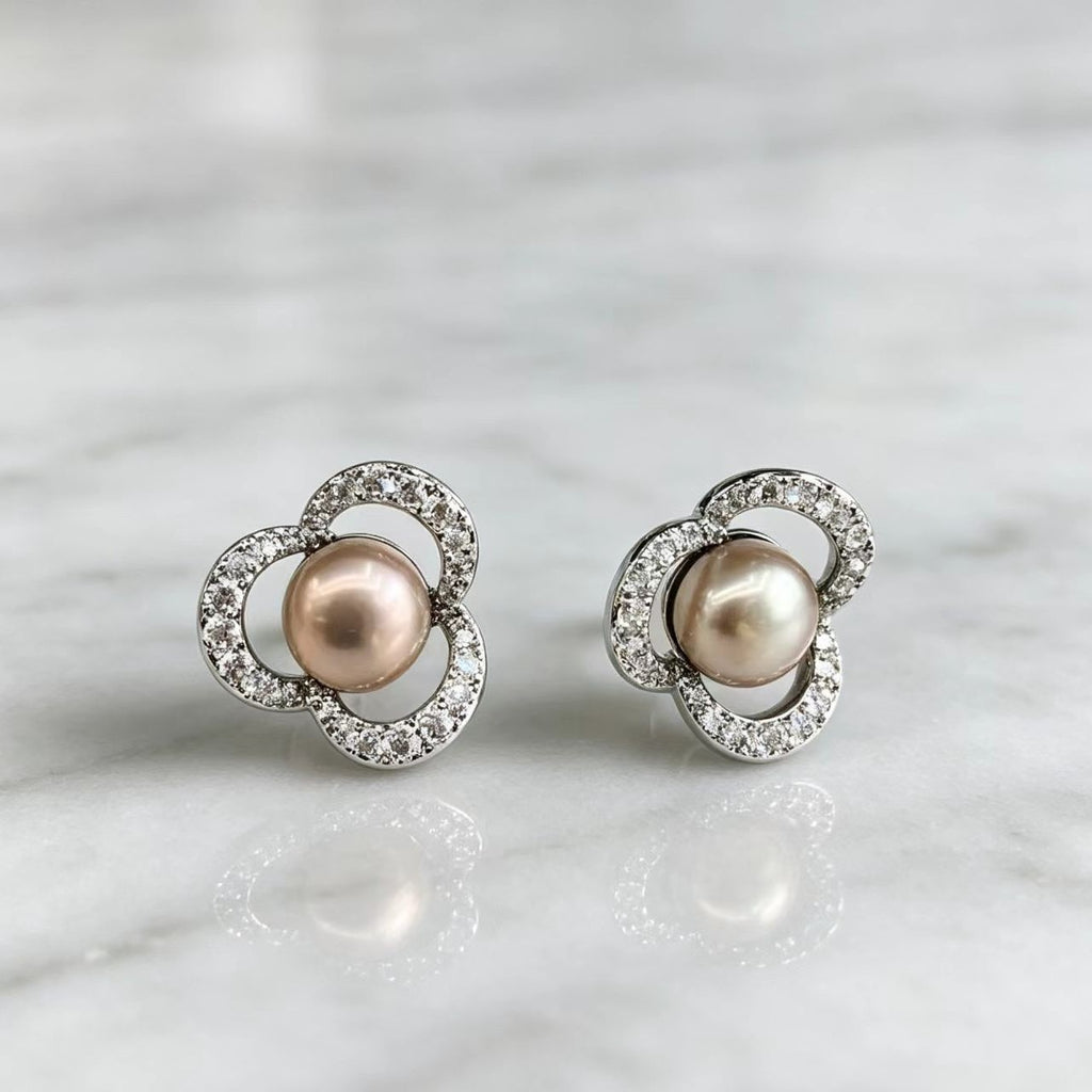 Boucles d'oreilles féminines en perles de Champagne incrustées de diamants à quatre feuilles
