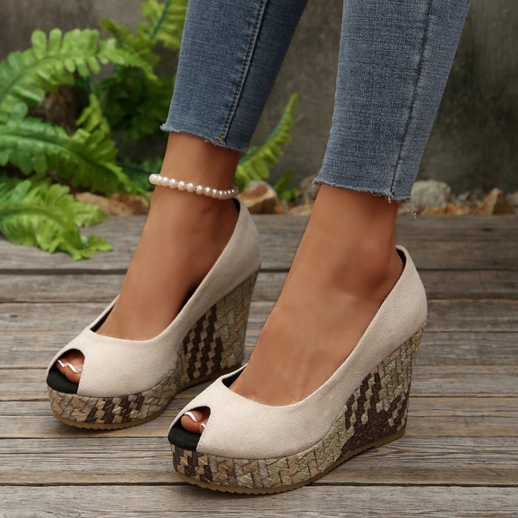 Women's peep-toe pumps
