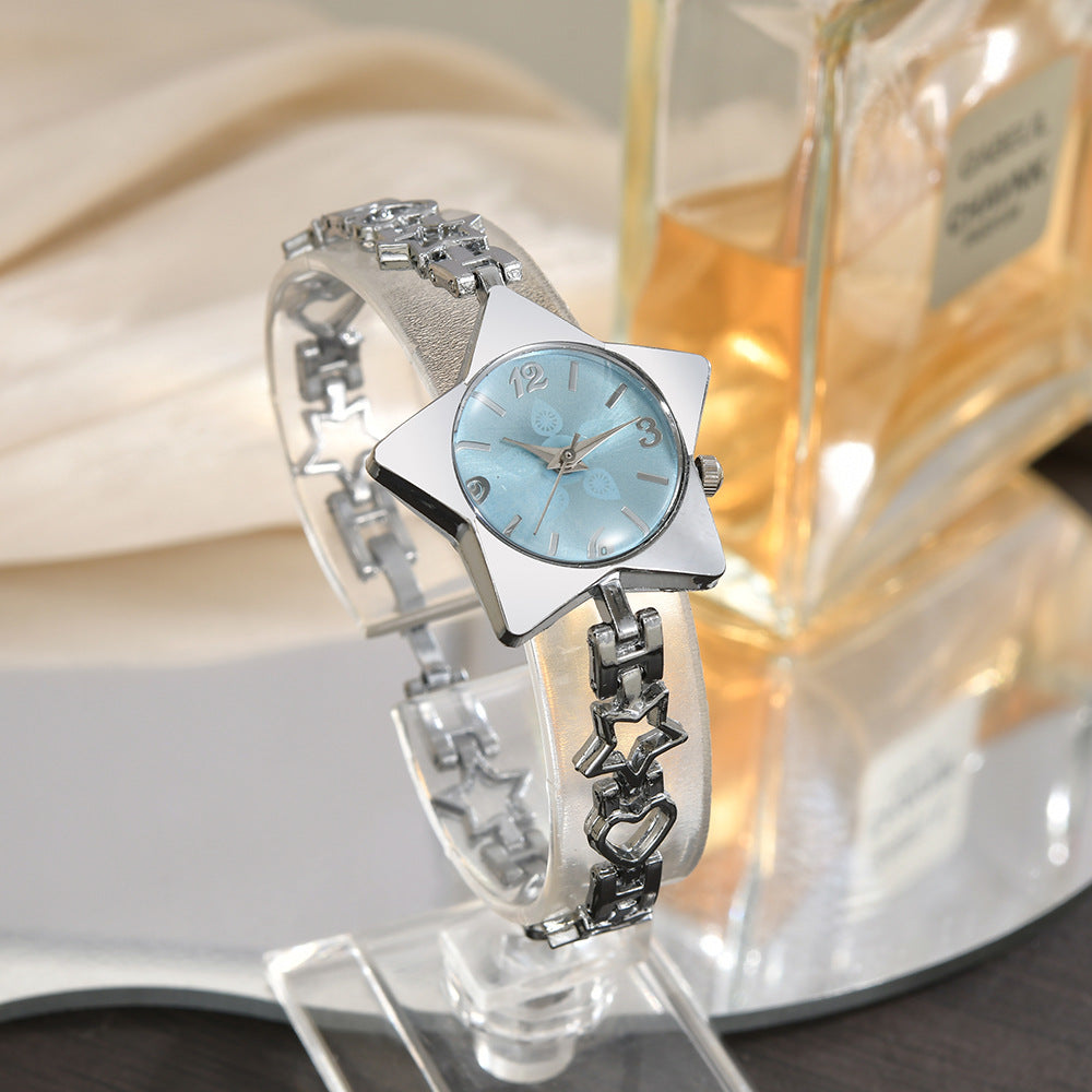 Élégant Edgy mais doux montre les femmes avec une étoile et le cœur en chaîne quartz Montre