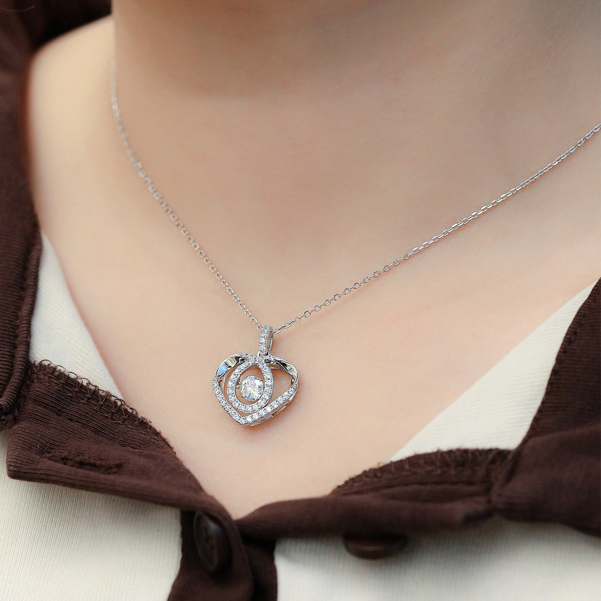 S925 Argent Sterling 0.5ct D Couleur VVS1 Moissanite Collier ouvert 45cm Platine