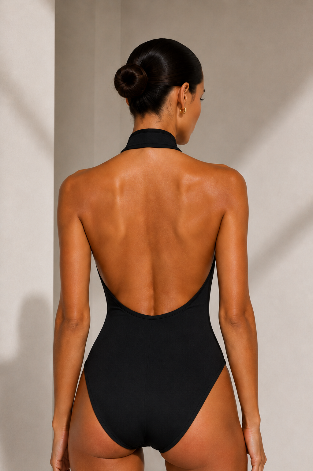 Bodysuit Cross Halter pour femmes sans manches Soft Stretch Fitted Basic Tank Top