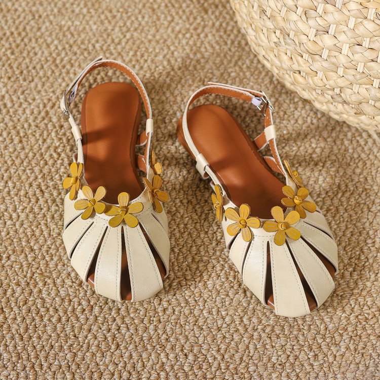 Sandales d'orteils ronds mignons Floral Hollow à bout fermé pour vacances d'été