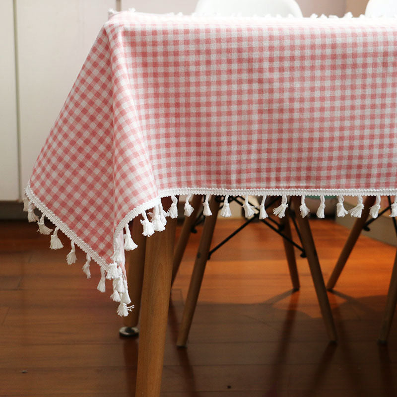 Peintre à huile rétro utilisant une nappe carrée