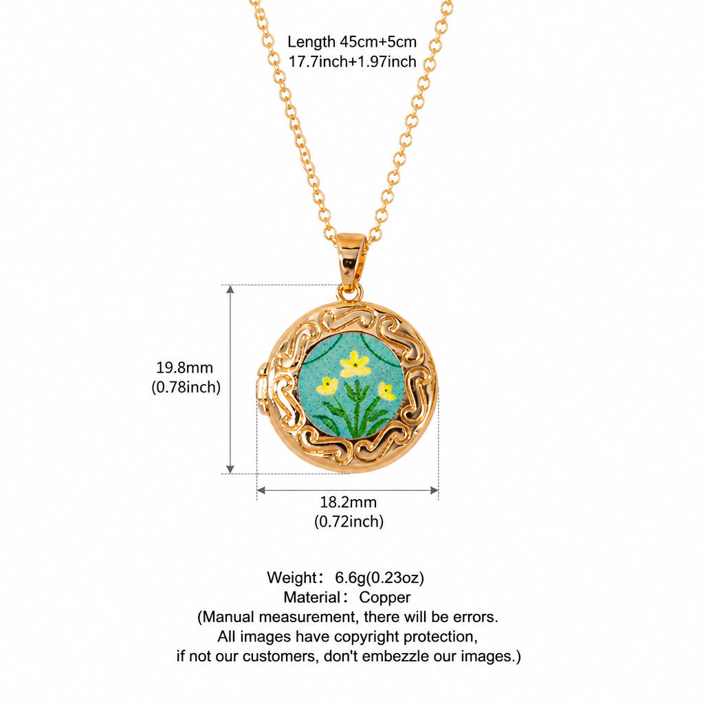 Elegant necklace with a heart shape
