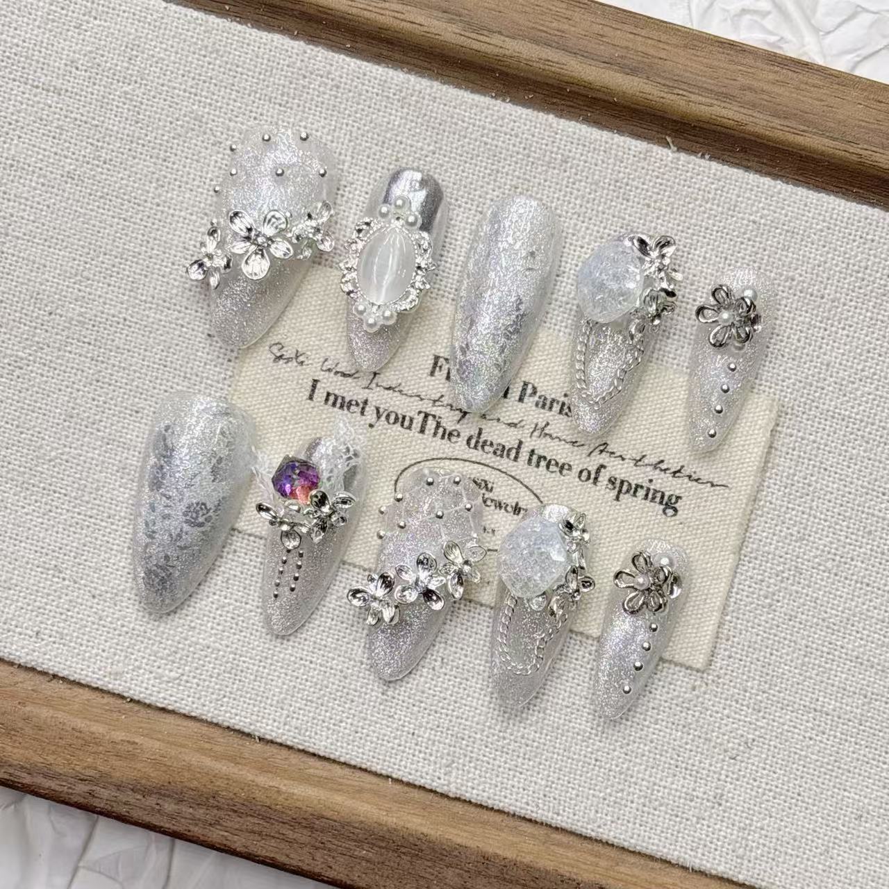 Silver Ice Flower Chat Eye Conseils pratiques pour porter des ongles