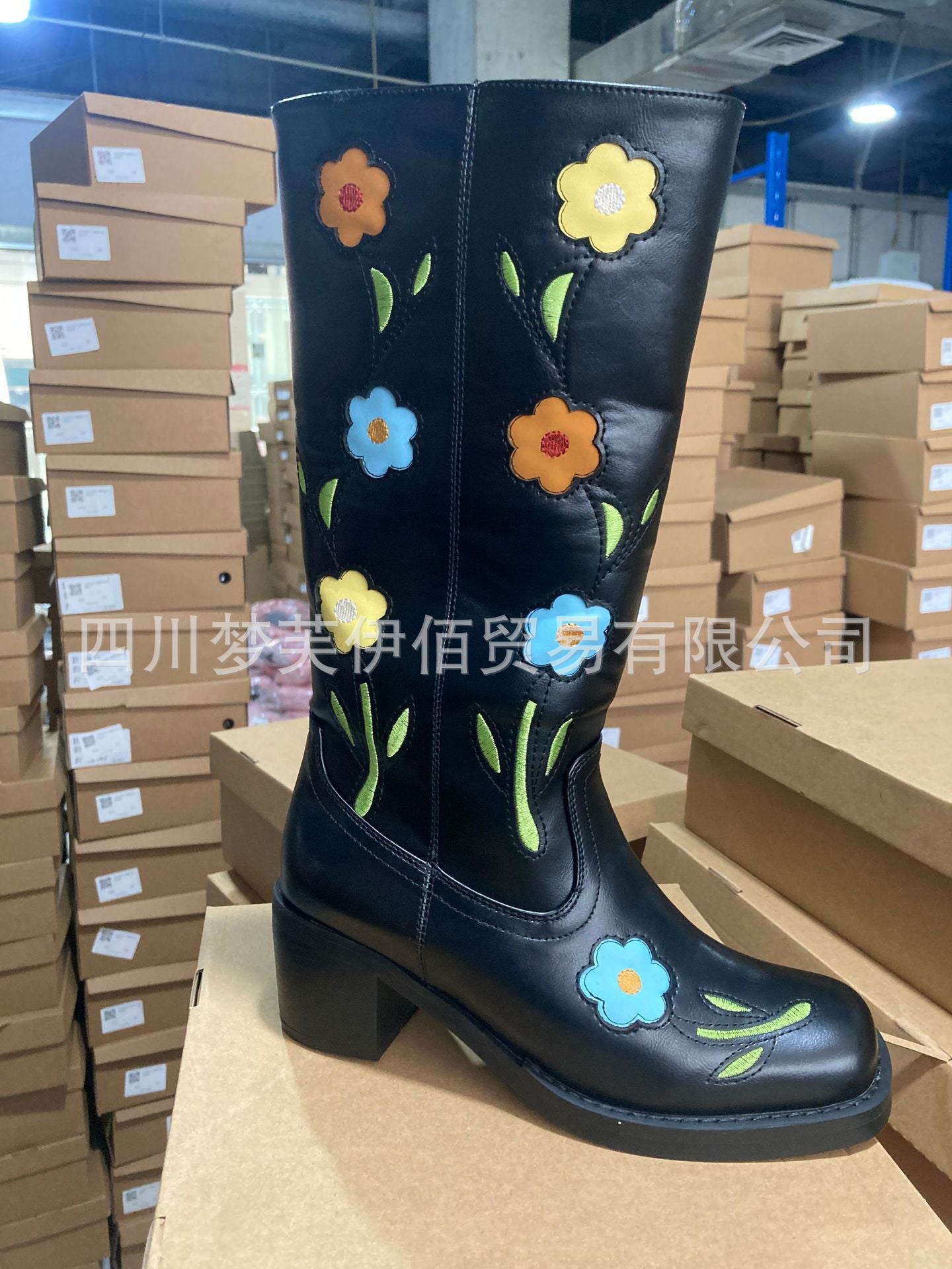 Bottes de denim élégantes à talons hauts