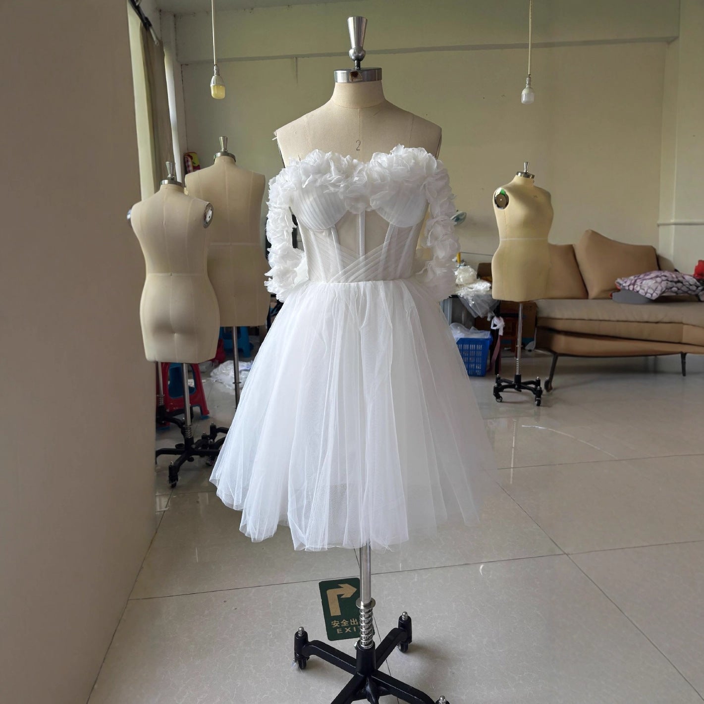 Dentelle hors-épaule Mini robe de mariée