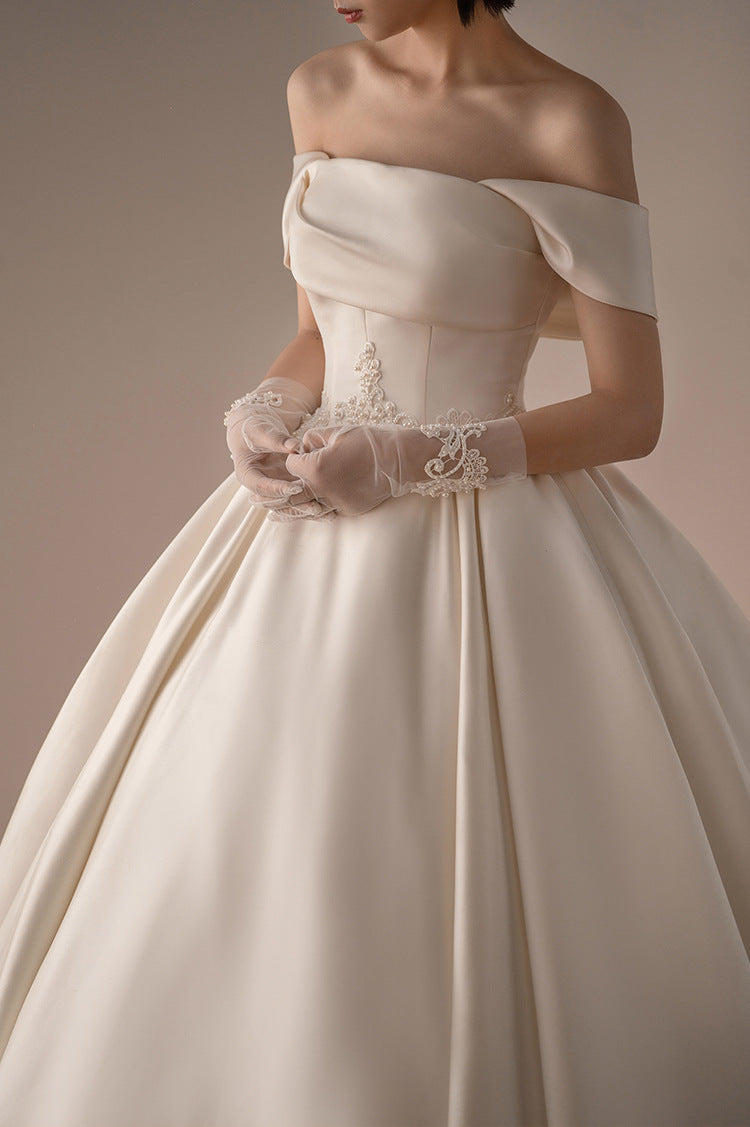Satin femme hors-épaule Mode rétro Trailing Robe de mariée