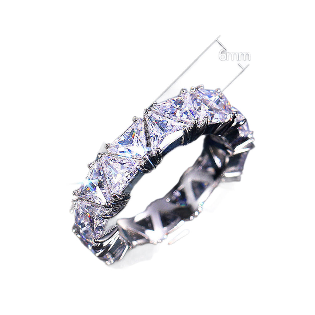 European And American Fashion Triangular Zirconia Anneau pour femmes