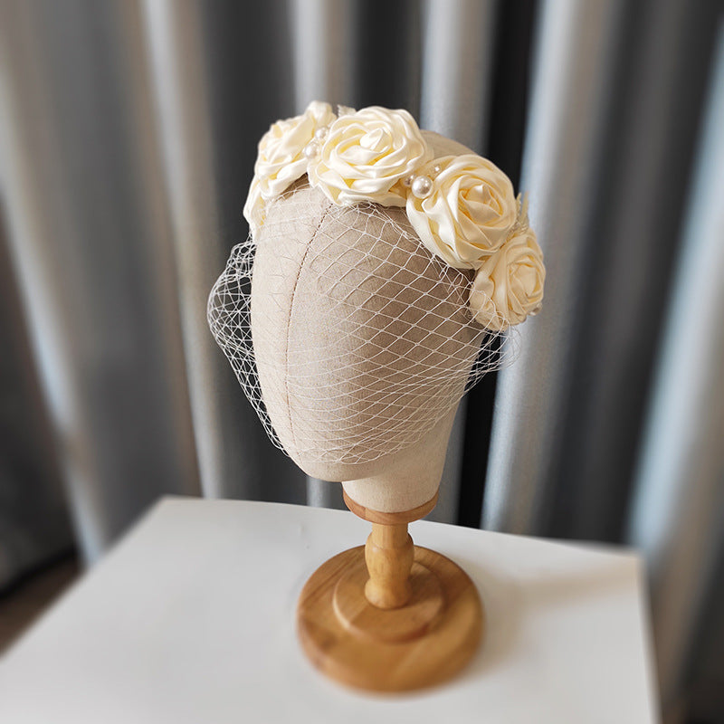 Robe de mariée Grande Fleur Satin Veil Coiffure Coiffure avec Accessoires