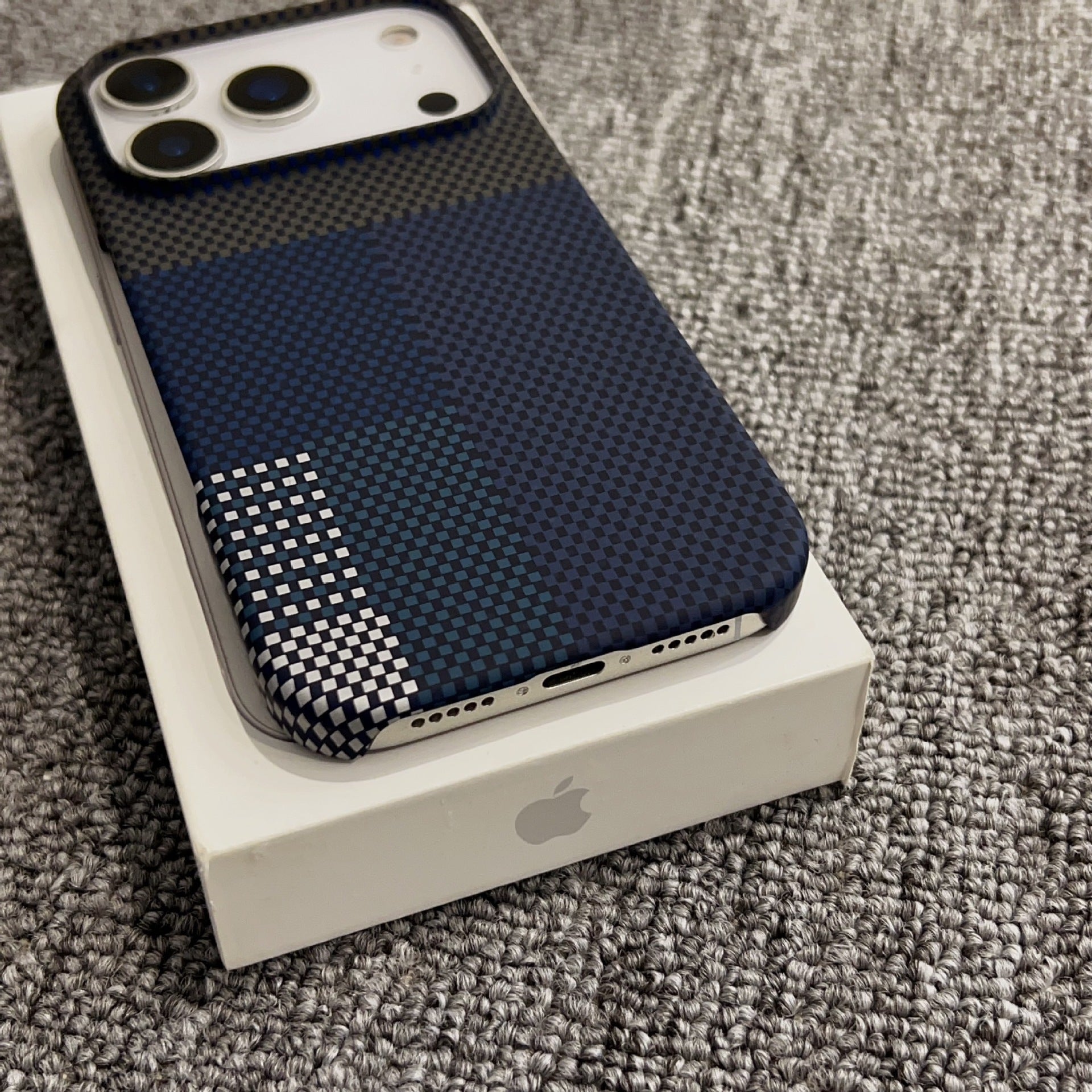 Boîtier de téléphone magnétique en fibre de carbone Kevlar