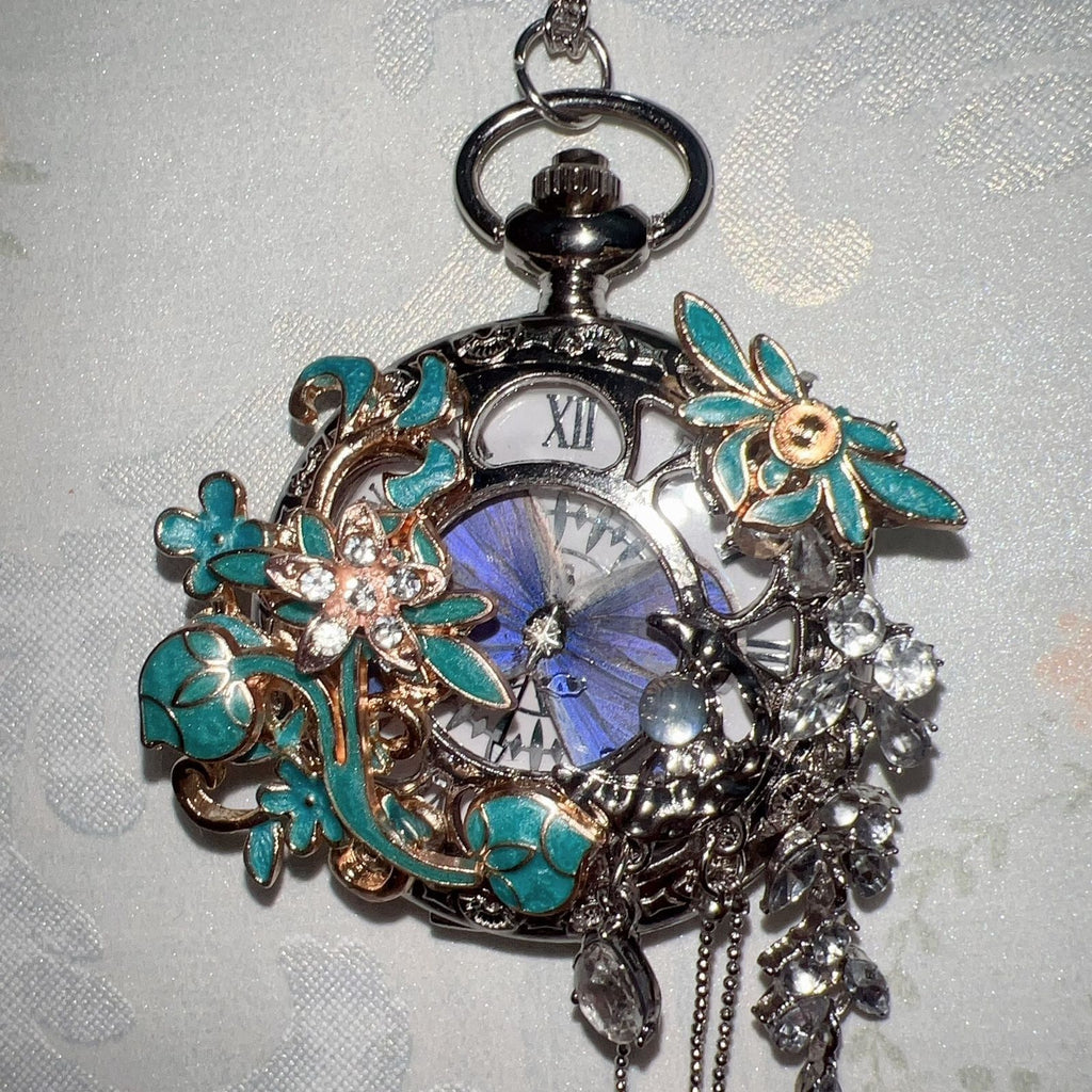 Un cadeau de papillon personnalisable pour une montre de poche en plume de style chinois