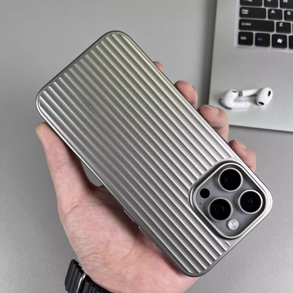 Housse de téléphone en métal ondulé pour la peau sorbée