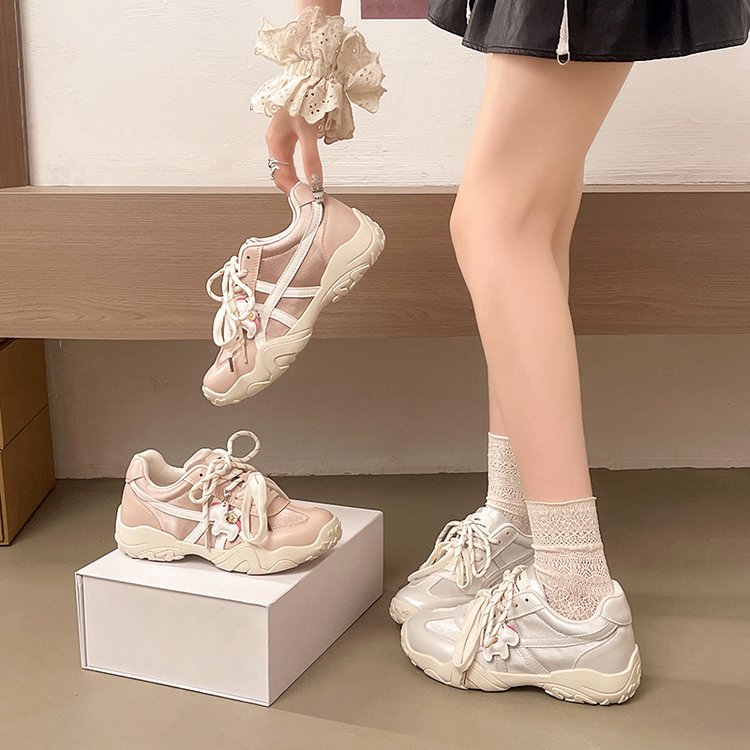 Modèle en cuir souple avec chaussures d'entraînement de ballet à hauteur accrue pour modèle d'été féminin