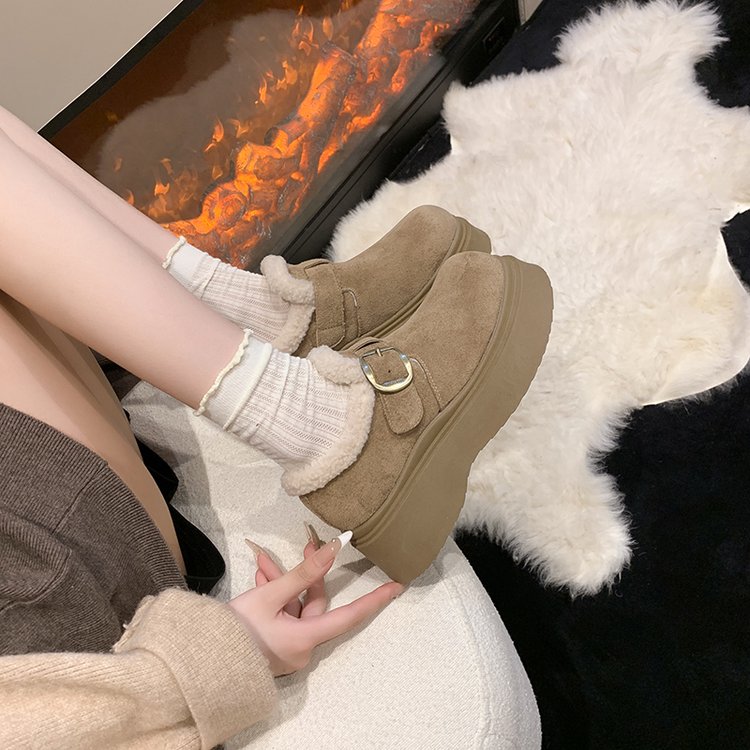 Pantoufles poilues avec des chaussures de coton en velours pour femmes