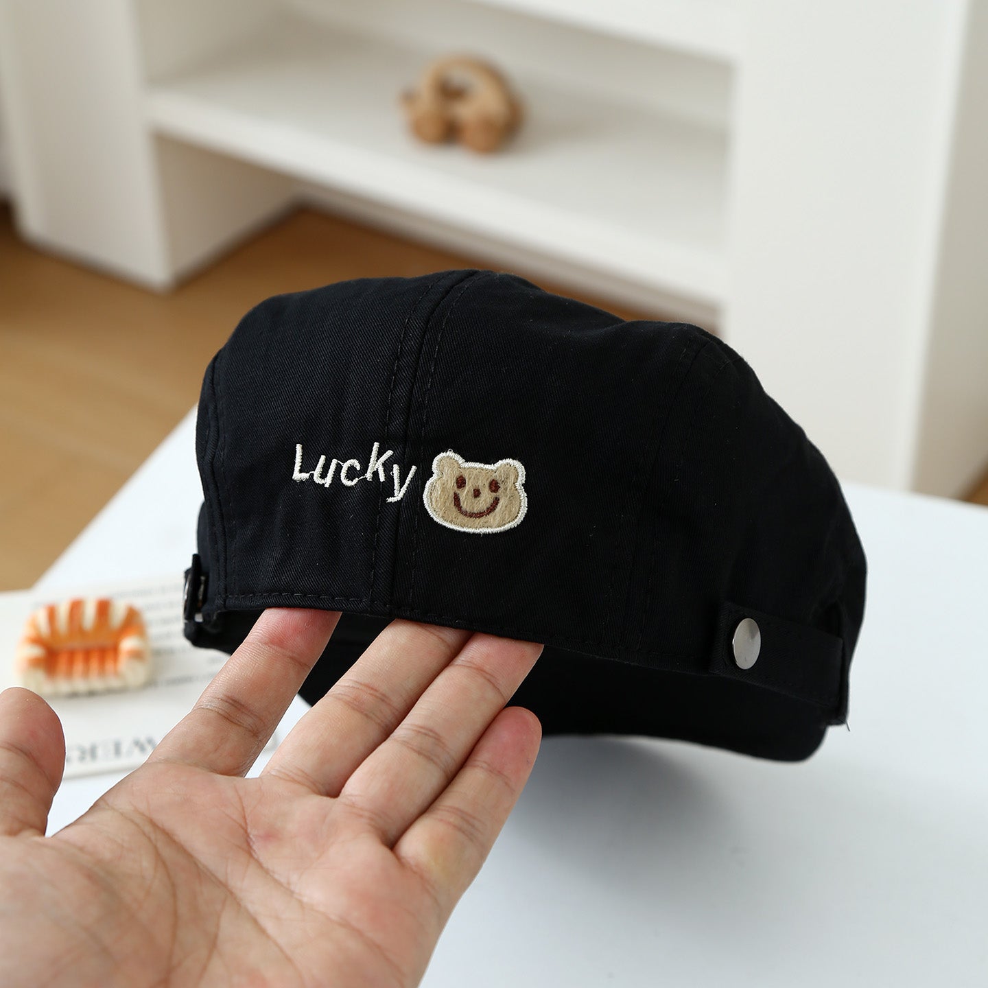 Une seule chance de couleur pour les enfants Mignon petit ours brodé ajustable simple casual Beret F