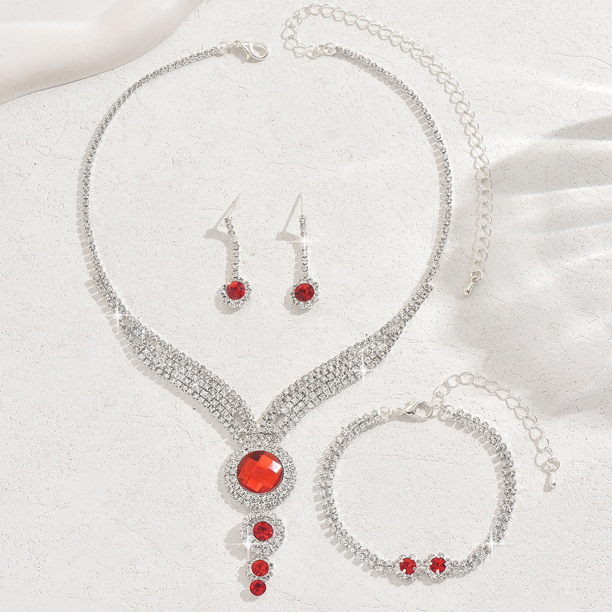 Collier geométrique de style européen et américain