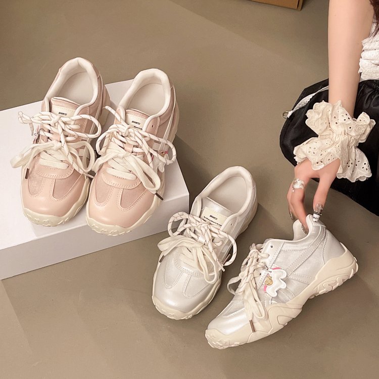 Modèle en cuir souple avec chaussures d'entraînement de ballet à hauteur accrue pour modèle d'été féminin
