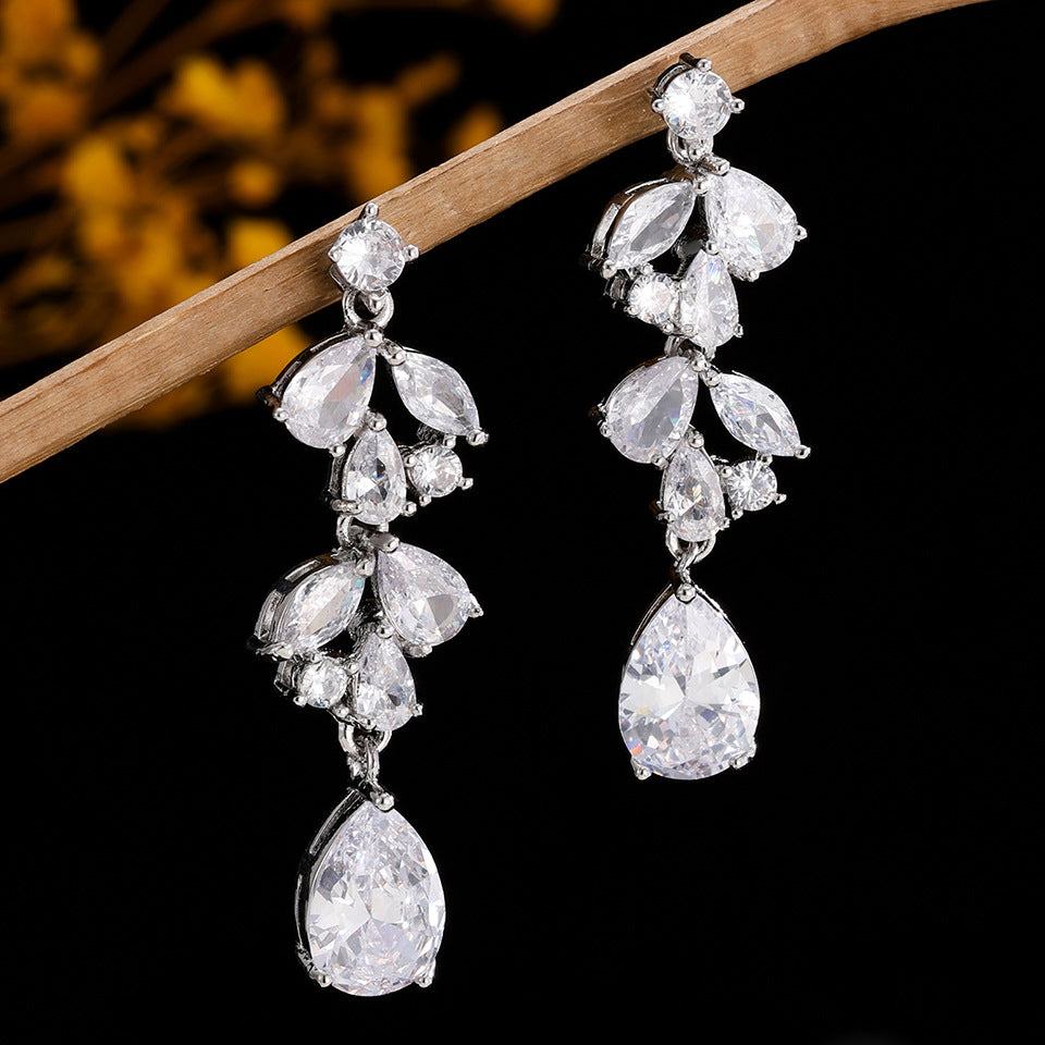 Boucles d'oreilles CZ de la marquise florale en couches pour femmes