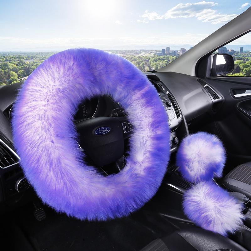 Couverture de volant de voiture en peluche colorée