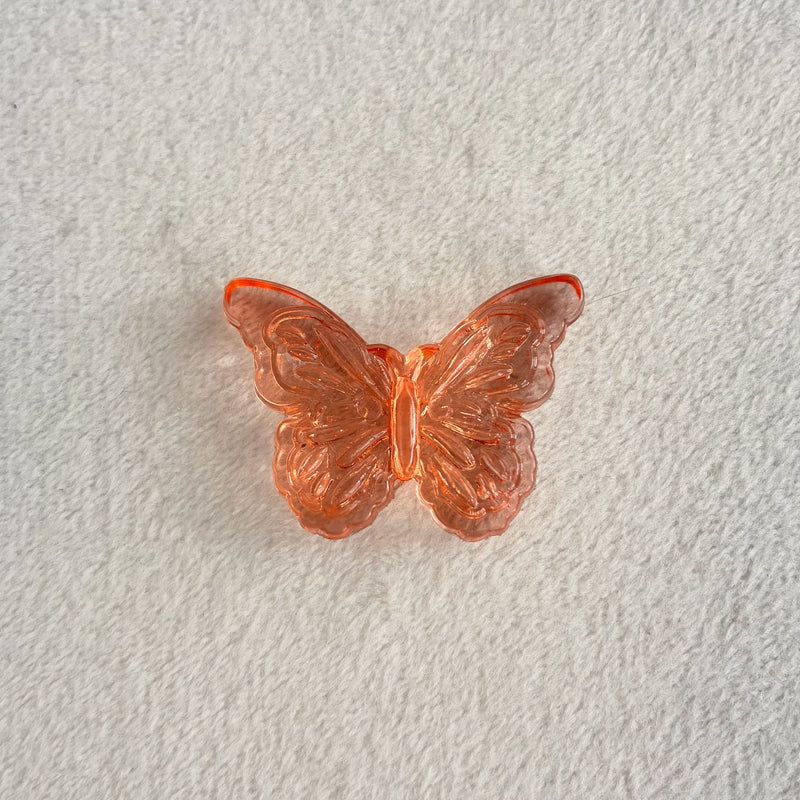 Perles de papillon acrylique détaillées