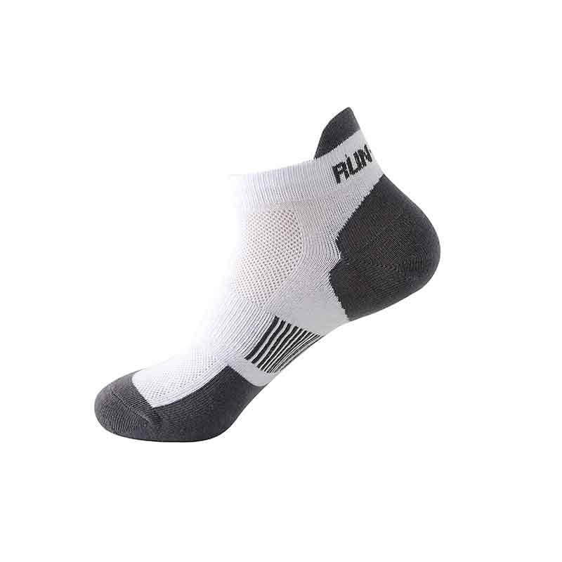 Chaussettes de mesh respirables de grande taille en été