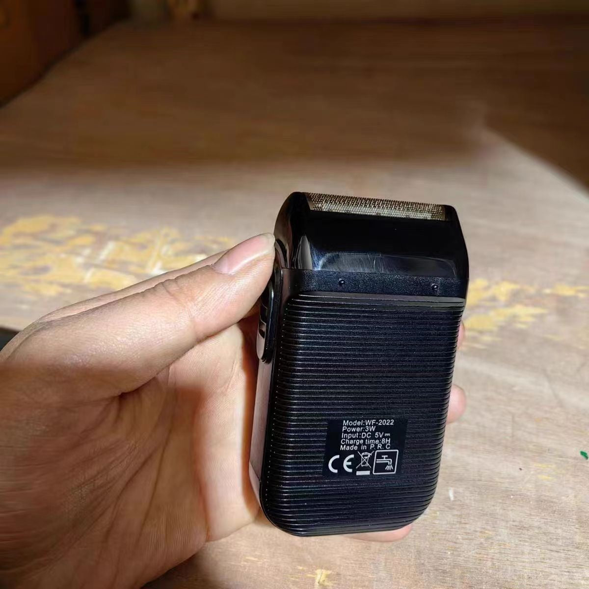 Rasoir électrique portable pour hommes